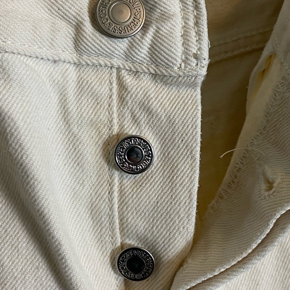 EUC LEVIS WEDGIE JEANS. FACTORY FREYED LEG HEM.SIZE 29. OFF WHITE COLORED - Picture 12 of 16